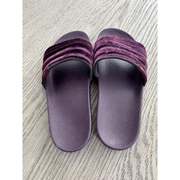 Adidas Adillette Women's Burgundy Metallic Velvet Slide Size 8 Limited Sandals - Picture 4 of 6